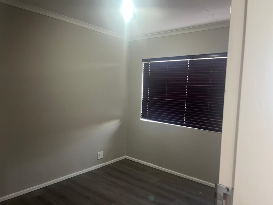2 Bedroom Property for Sale in Vorna Valley Gauteng