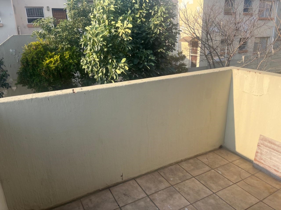 2 Bedroom Property for Sale in Vorna Valley Gauteng