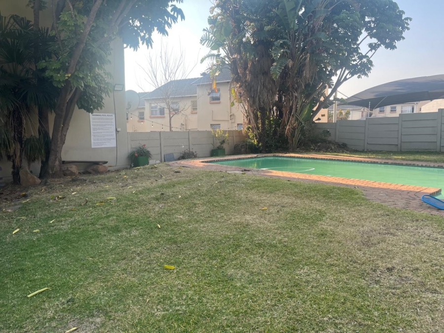 2 Bedroom Property for Sale in Vorna Valley Gauteng
