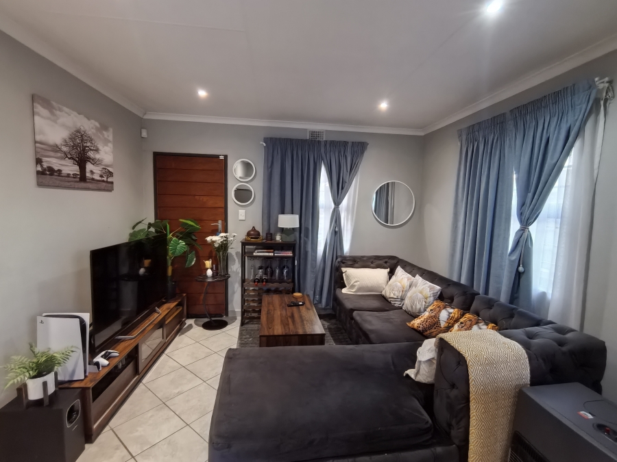 3 Bedroom Property for Sale in Lotus Gardens Gauteng