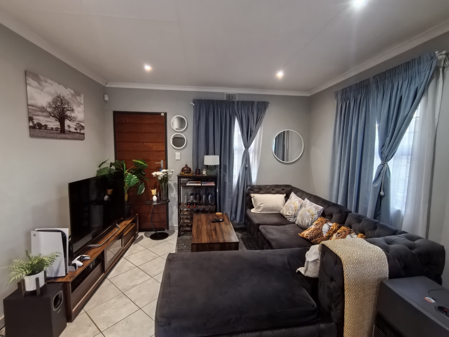 3 Bedroom Property for Sale in Lotus Gardens Gauteng