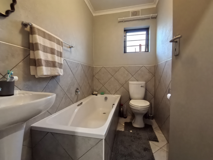 3 Bedroom Property for Sale in Lotus Gardens Gauteng