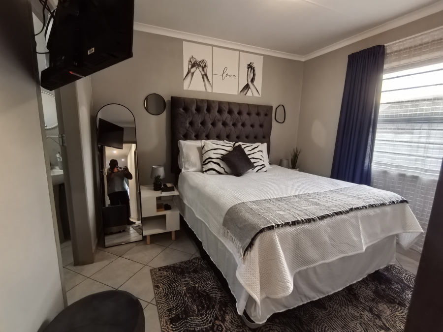 3 Bedroom Property for Sale in Lotus Gardens Gauteng