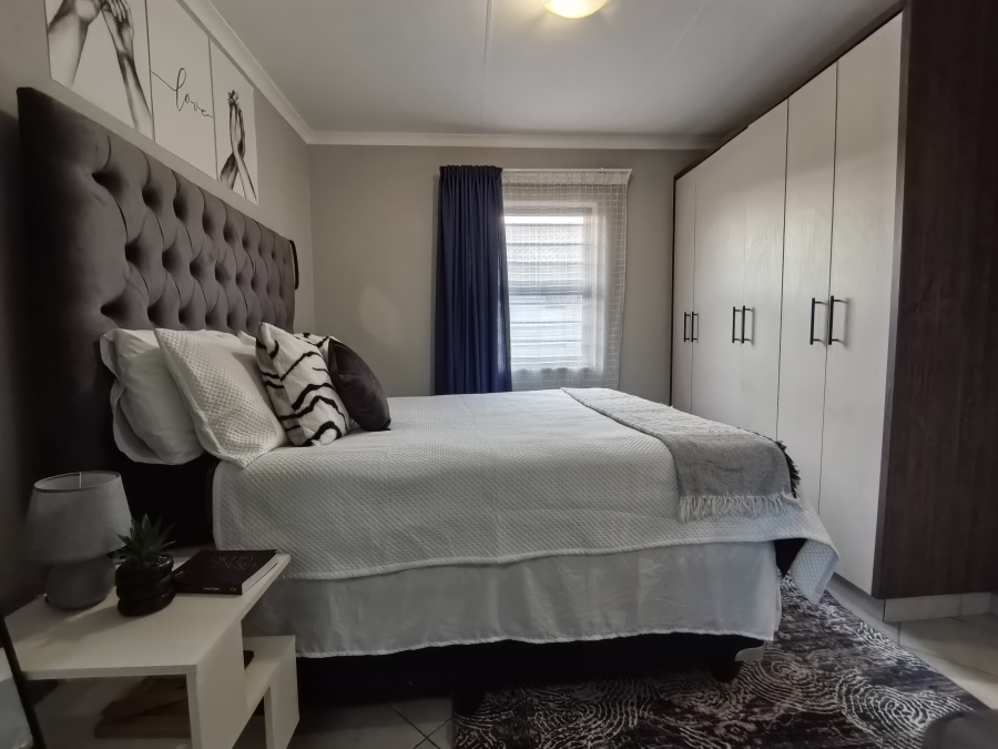 3 Bedroom Property for Sale in Lotus Gardens Gauteng