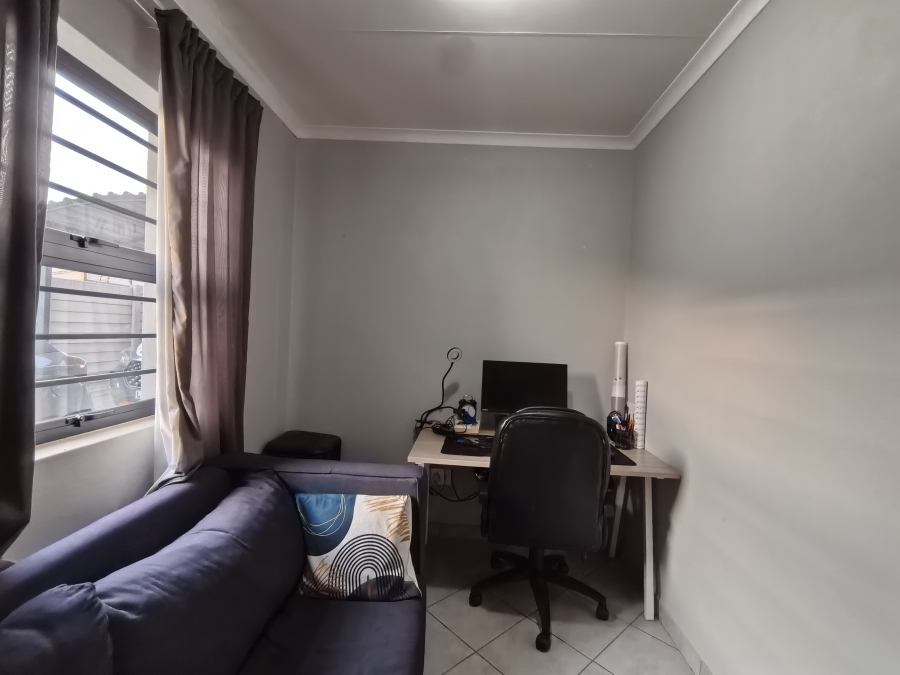 3 Bedroom Property for Sale in Lotus Gardens Gauteng