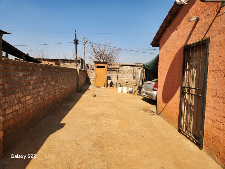 2 Bedroom Property for Sale in Daveyton Gauteng