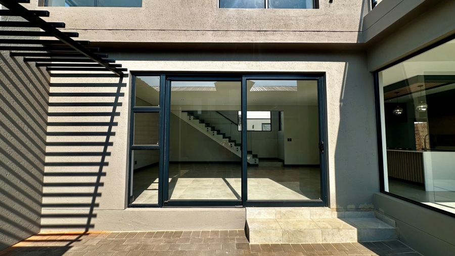 4 Bedroom Property for Sale in Fountainbrook Estate Gauteng
