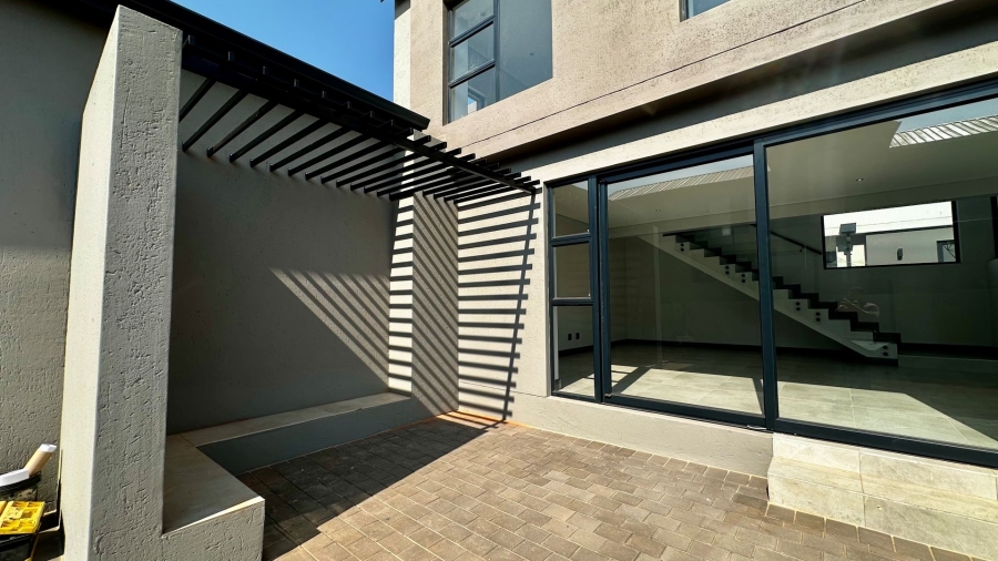 4 Bedroom Property for Sale in Fountainbrook Estate Gauteng