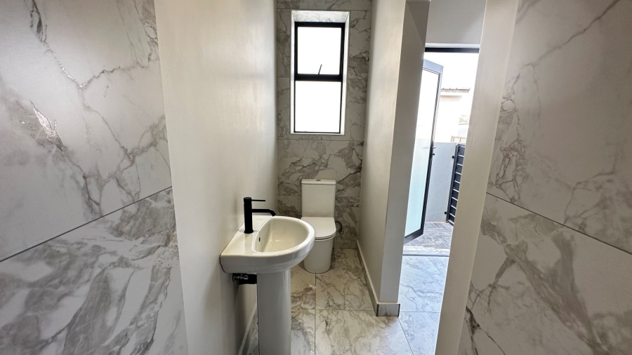 4 Bedroom Property for Sale in Fountainbrook Estate Gauteng