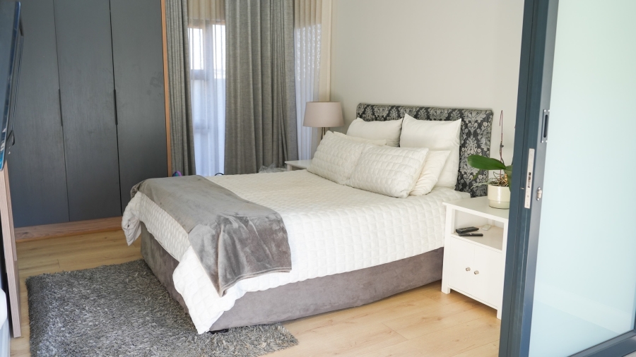 5 Bedroom Property for Sale in Midstream Heights Gauteng