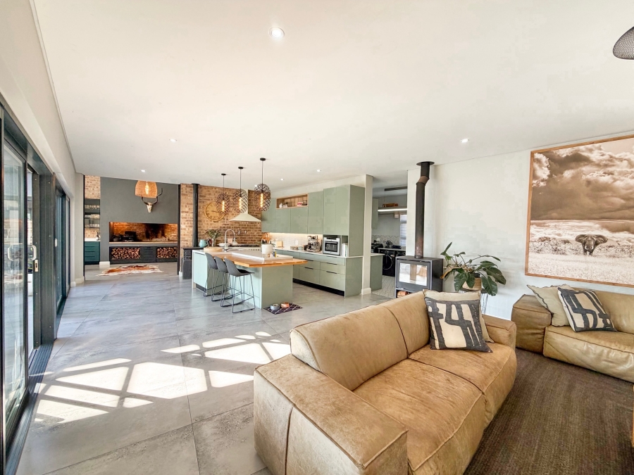 5 Bedroom Property for Sale in Midstream Heights Gauteng