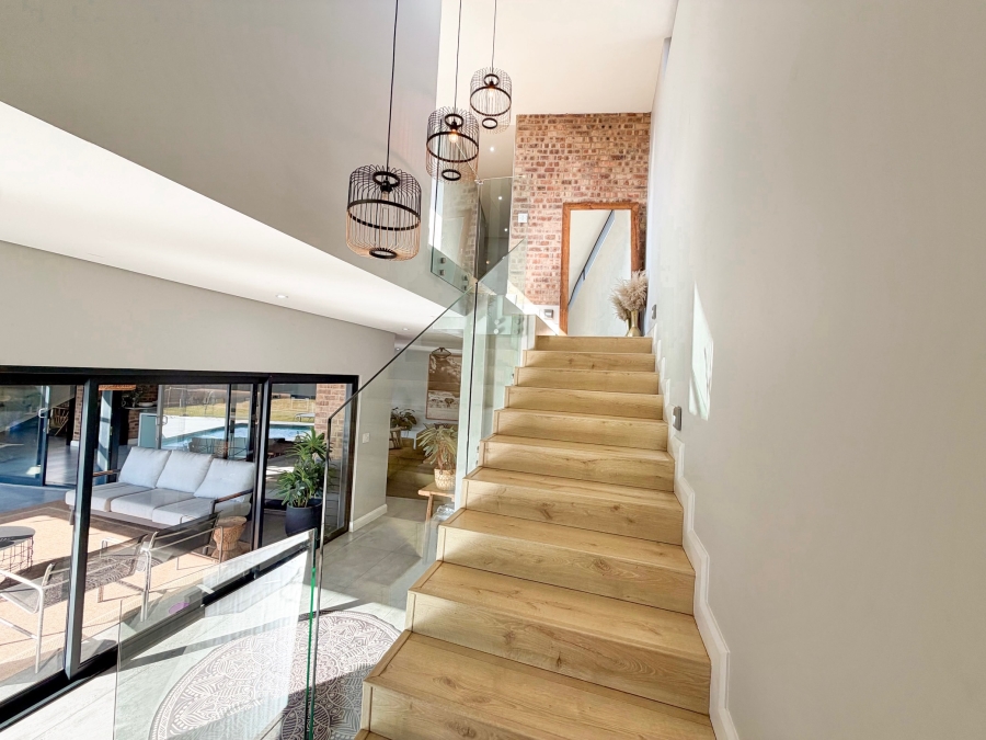 5 Bedroom Property for Sale in Midstream Heights Gauteng
