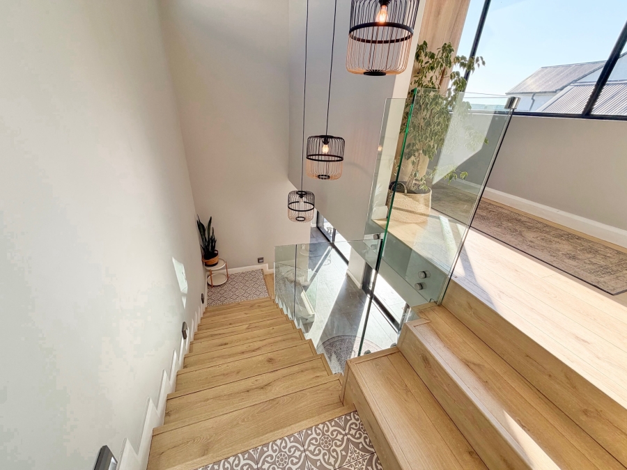 5 Bedroom Property for Sale in Midstream Heights Gauteng