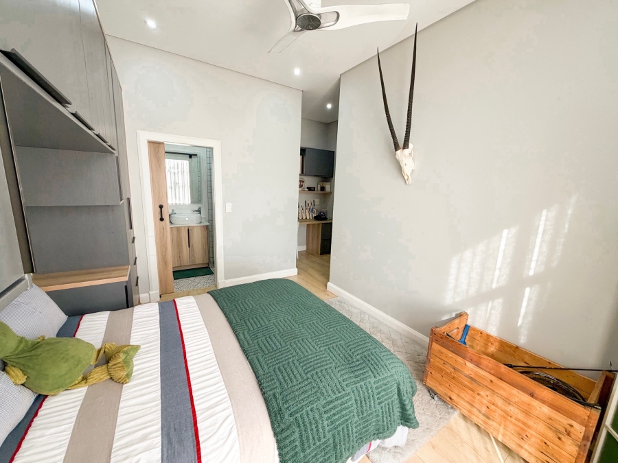 5 Bedroom Property for Sale in Midstream Heights Gauteng