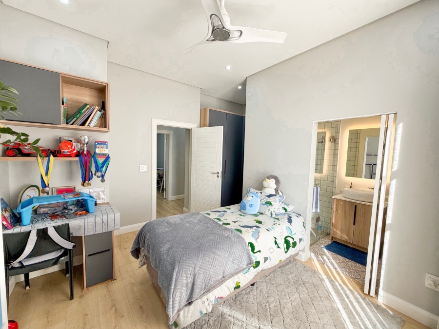 5 Bedroom Property for Sale in Midstream Heights Gauteng