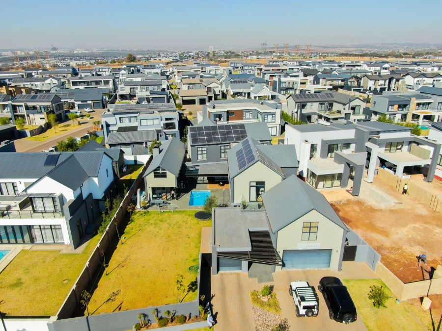 5 Bedroom Property for Sale in Midstream Heights Gauteng