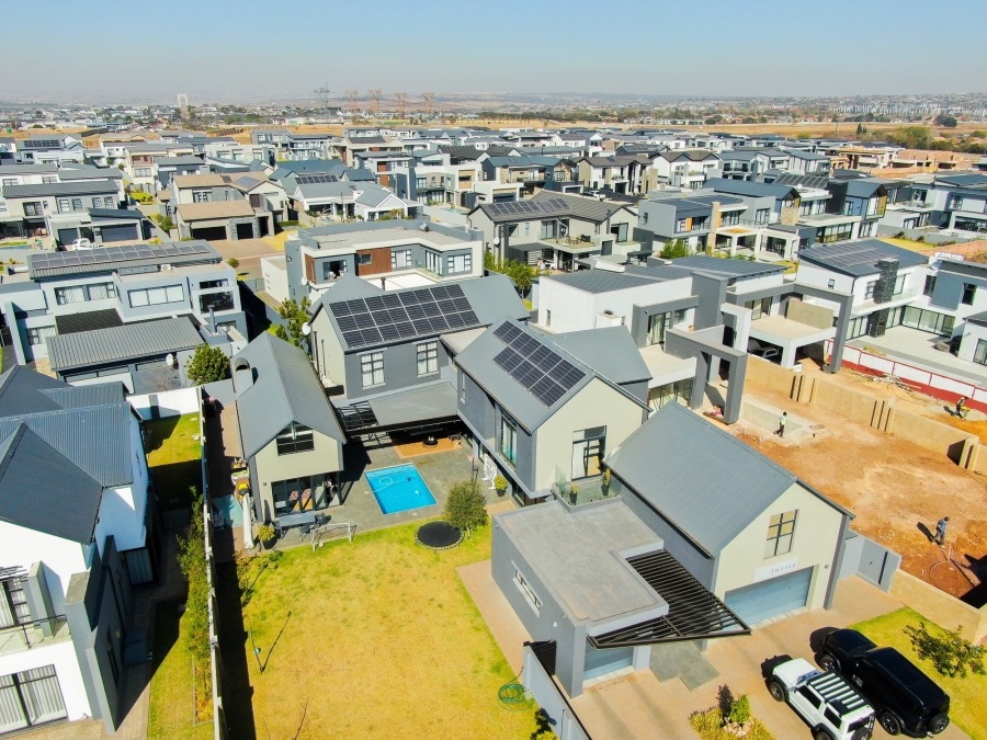 5 Bedroom Property for Sale in Midstream Heights Gauteng