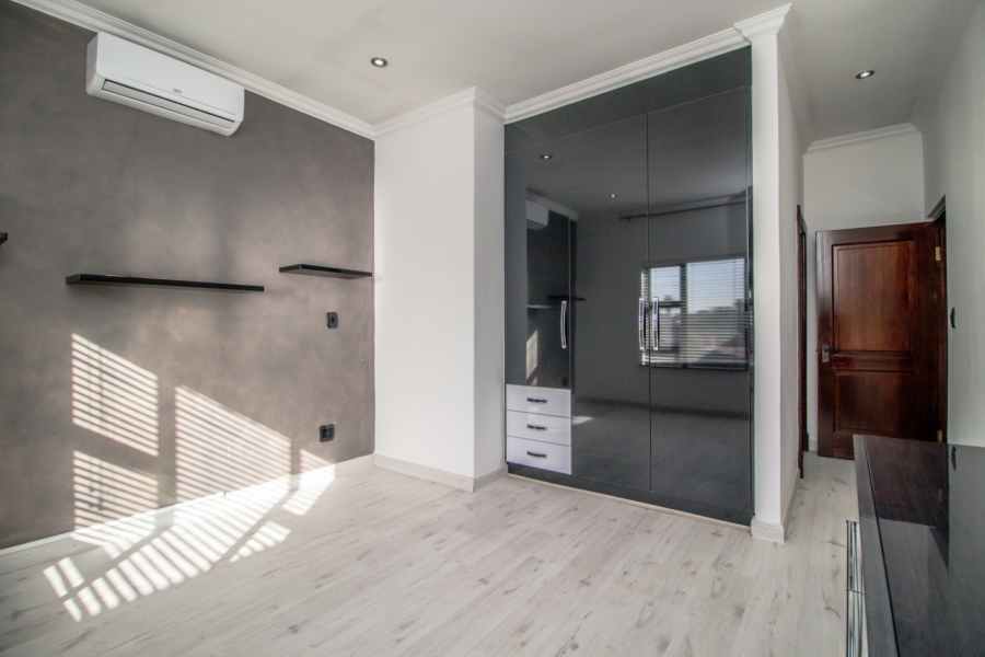 3 Bedroom Property for Sale in Lakefield Gauteng