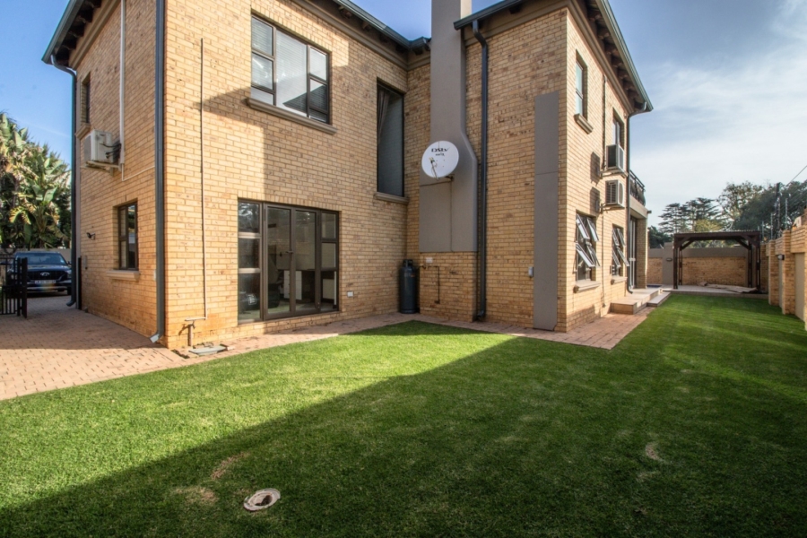 3 Bedroom Property for Sale in Lakefield Gauteng