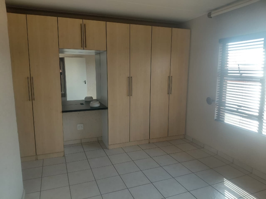 2 Bedroom Property for Sale in Three Rivers Gauteng