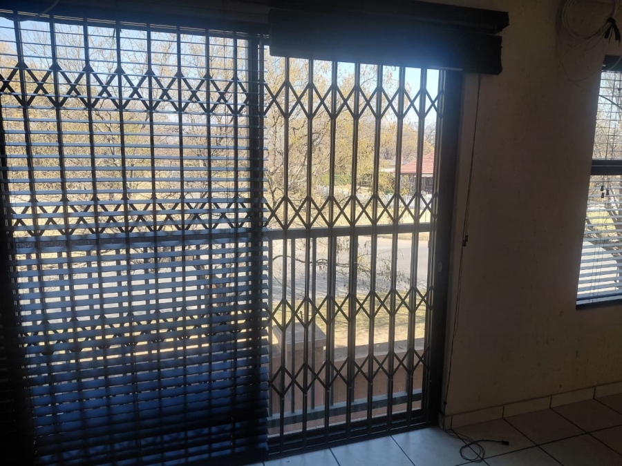 2 Bedroom Property for Sale in Three Rivers Gauteng
