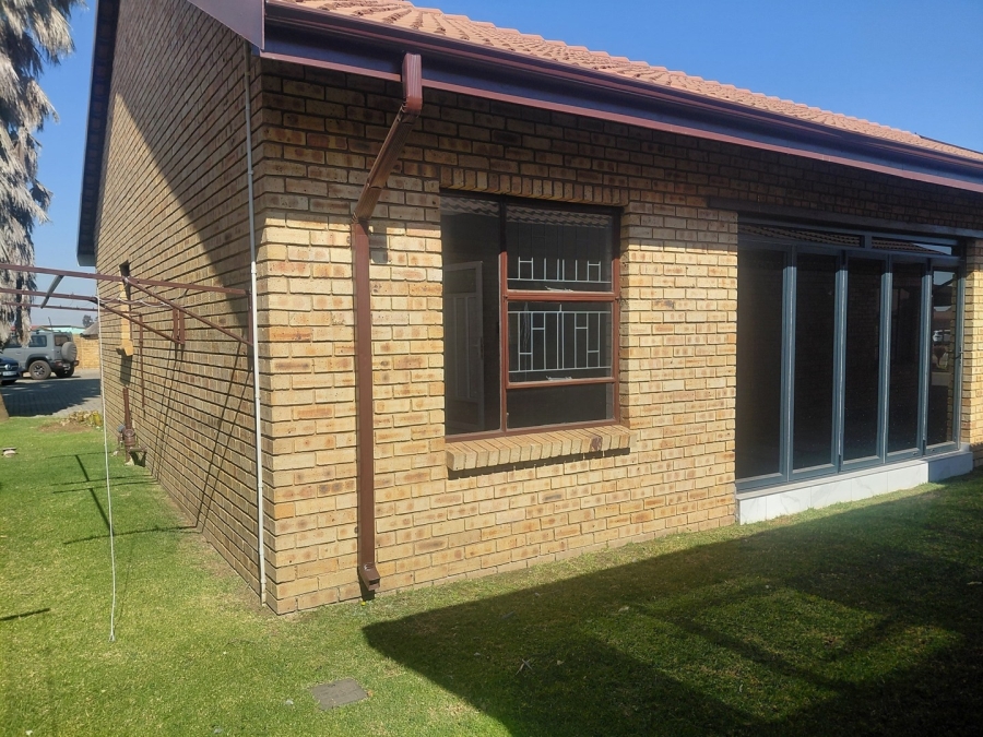 2 Bedroom Property for Sale in Riversdale Gauteng
