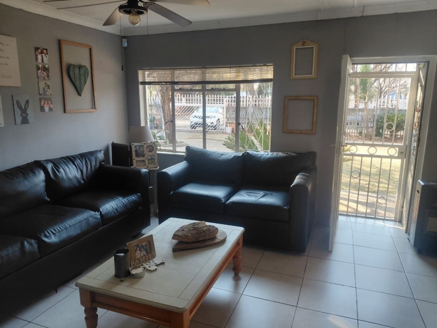 3 Bedroom Property for Sale in Meyerton Central Gauteng