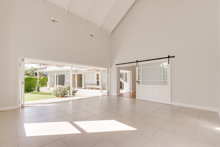 5 Bedroom Property for Sale in Fourways Gardens Gauteng
