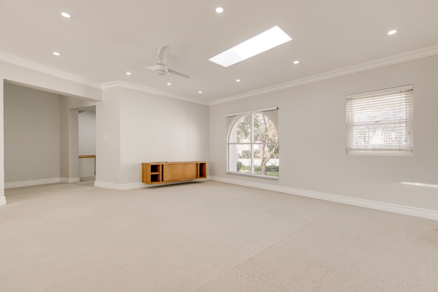 5 Bedroom Property for Sale in Fourways Gardens Gauteng