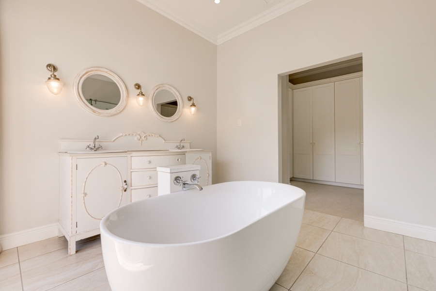 5 Bedroom Property for Sale in Fourways Gardens Gauteng