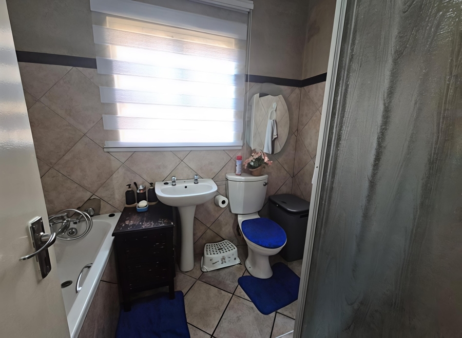 3 Bedroom Property for Sale in Liefde en Vrede Gauteng