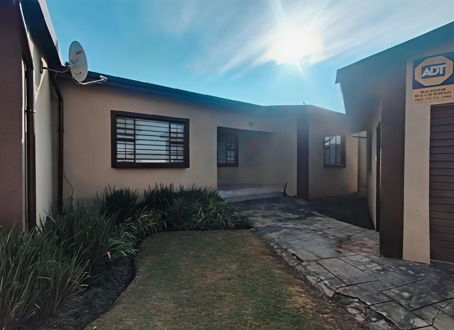 3 Bedroom Property for Sale in Liefde en Vrede Gauteng