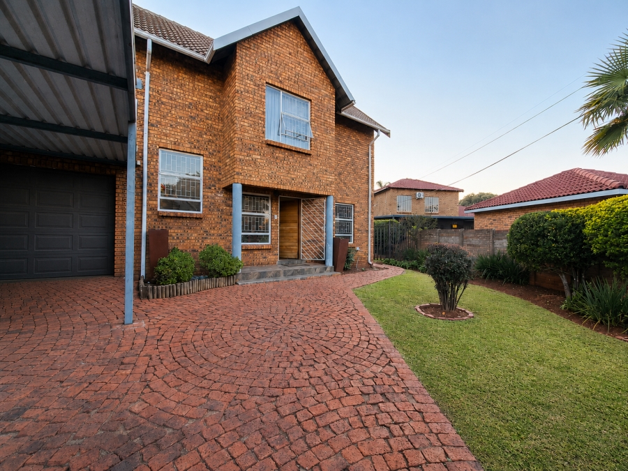 3 Bedroom Property for Sale in Highveld Gauteng