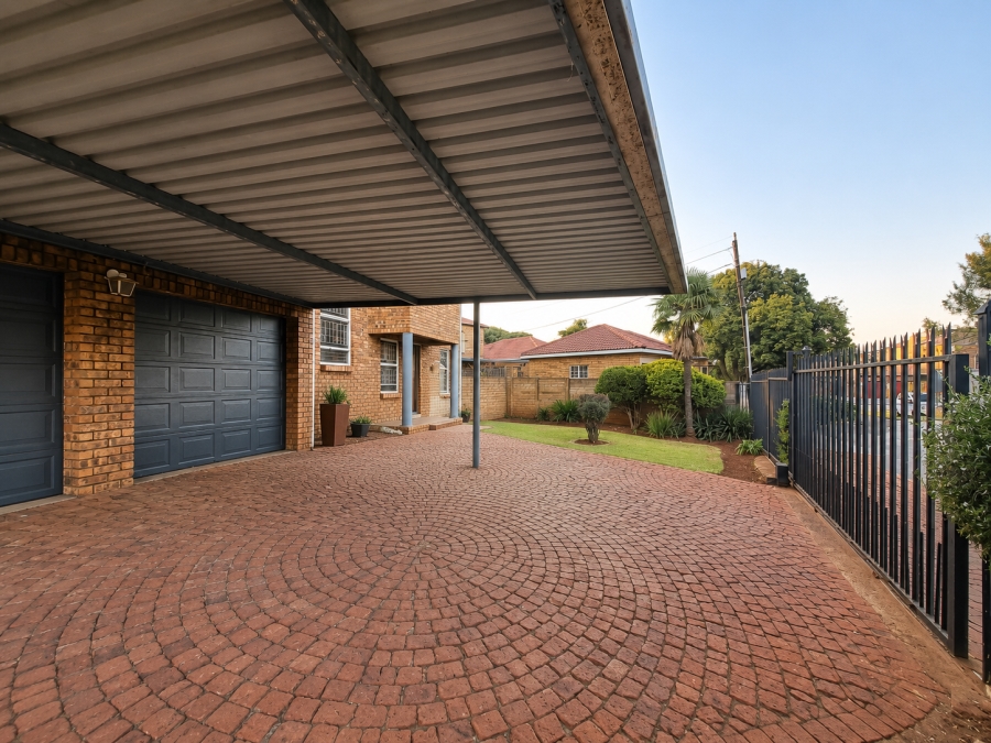 3 Bedroom Property for Sale in Highveld Gauteng