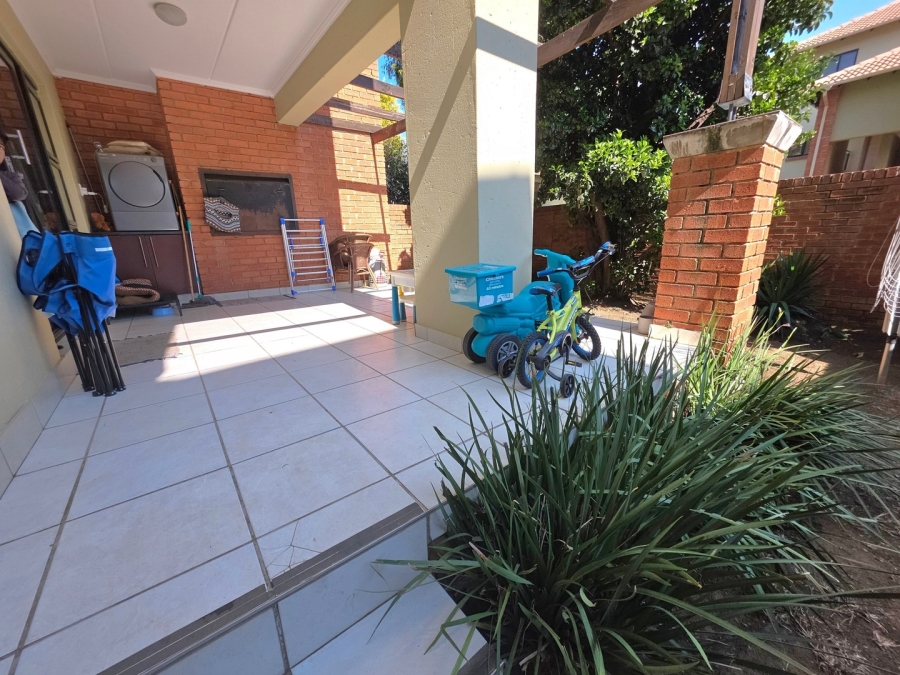 To Let 2 Bedroom Property for Rent in Sunninghill Gauteng