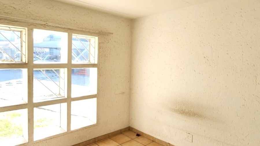 3 Bedroom Property for Sale in Mulbarton Gauteng