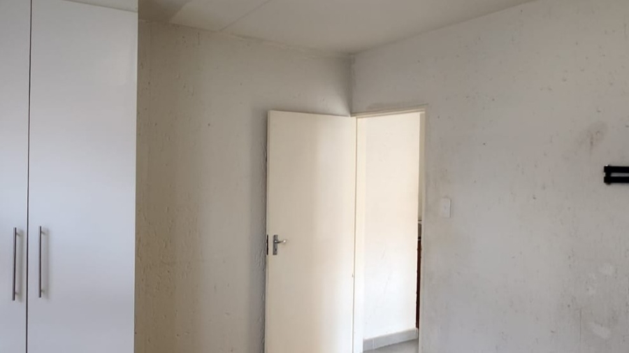 3 Bedroom Property for Sale in Mulbarton Gauteng