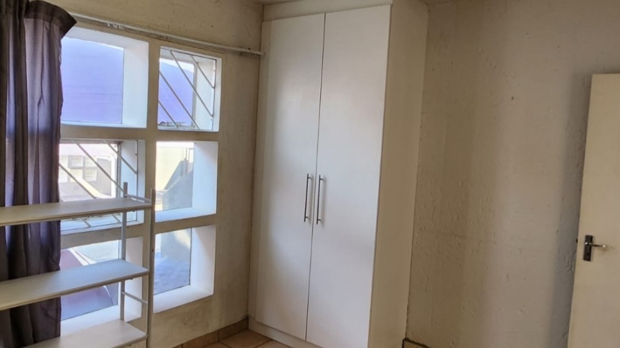 3 Bedroom Property for Sale in Mulbarton Gauteng