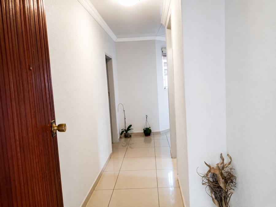 To Let 4 Bedroom Property for Rent in Birch Acres Gauteng