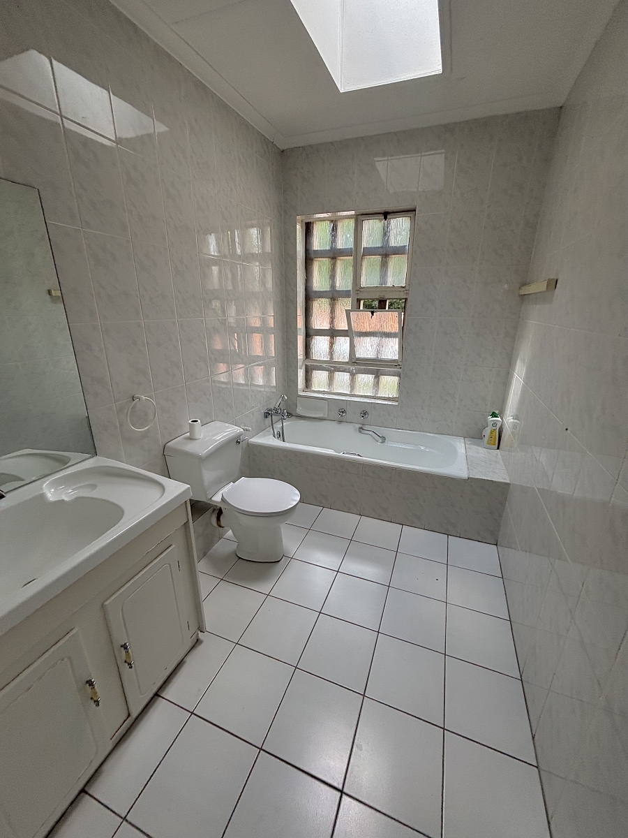 1 Bedroom Property for Sale in Fairways Gauteng