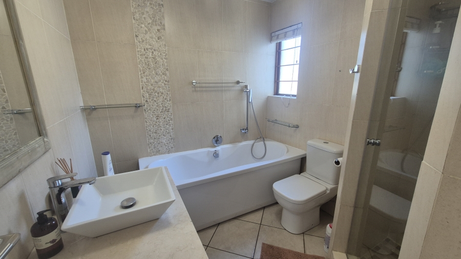 3 Bedroom Property for Sale in Bedford Gardens Gauteng