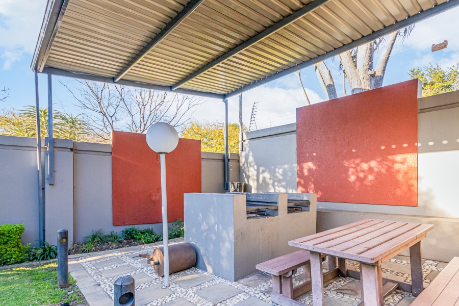 To Let 2 Bedroom Property for Rent in Sunninghill Gauteng