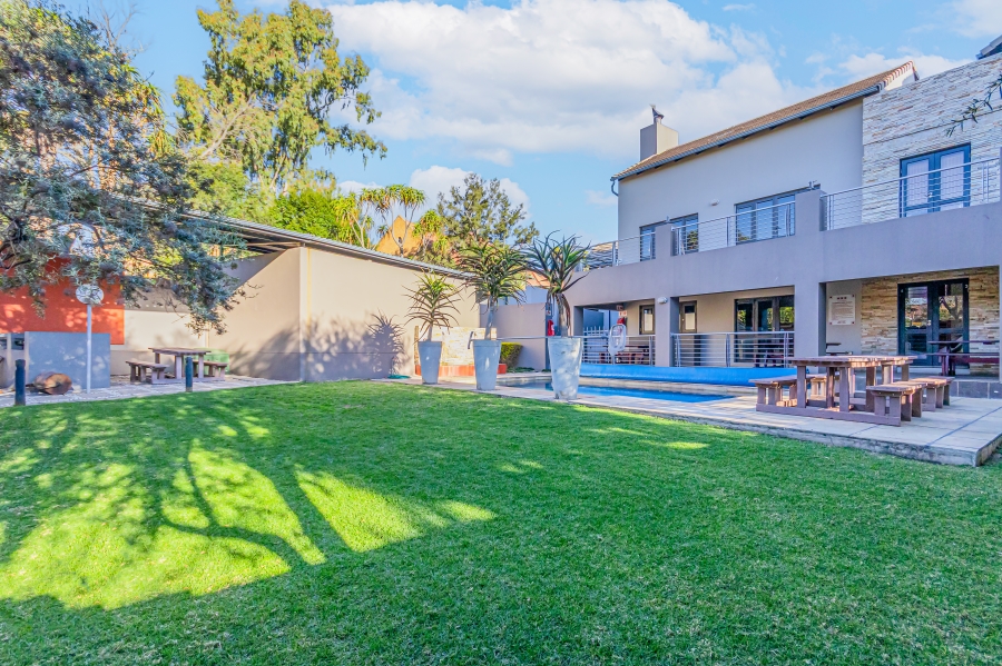 To Let 2 Bedroom Property for Rent in Sunninghill Gauteng