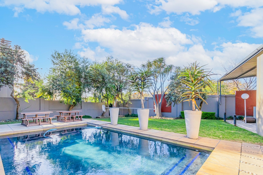 2 Bedroom Property for Sale in Sunninghill Gauteng