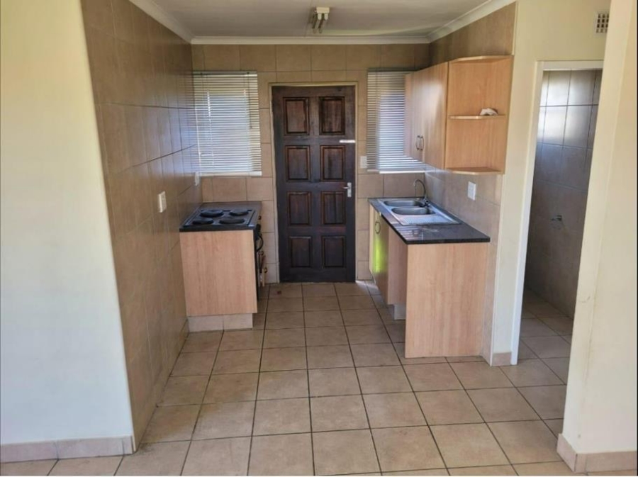 To Let 2 Bedroom Property for Rent in Thatch Hill Estate Gauteng