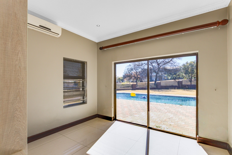 To Let 4 Bedroom Property for Rent in Copperleaf Estate Gauteng