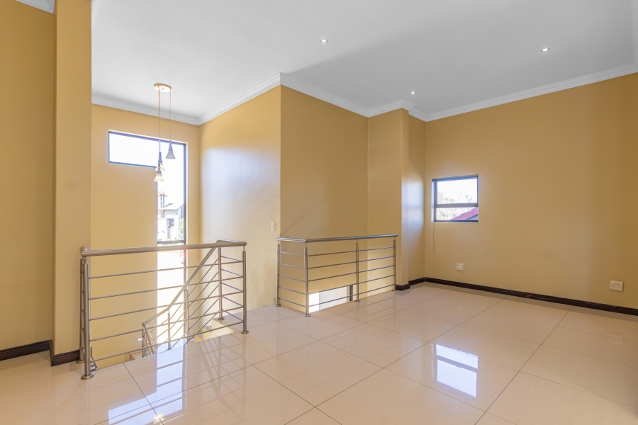 To Let 4 Bedroom Property for Rent in Copperleaf Estate Gauteng