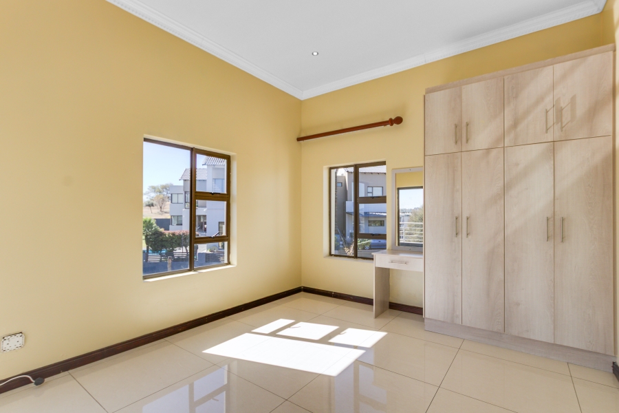 To Let 4 Bedroom Property for Rent in Copperleaf Estate Gauteng