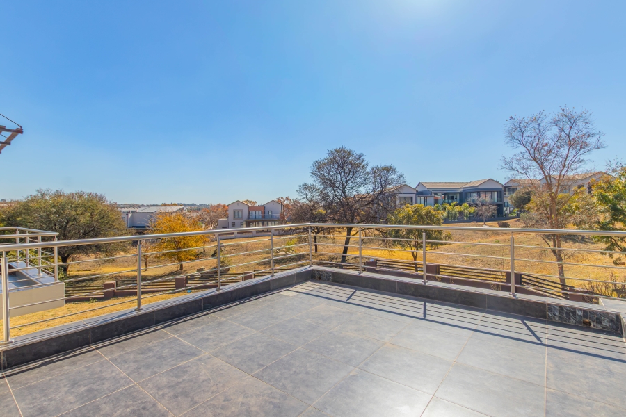 To Let 4 Bedroom Property for Rent in Copperleaf Estate Gauteng