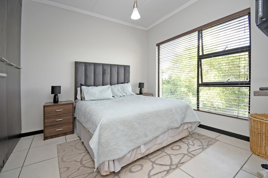To Let 1 Bedroom Property for Rent in Douglasdale Gauteng